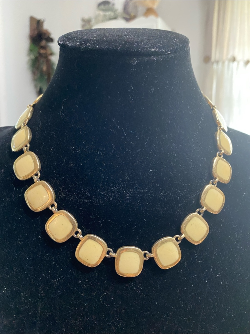 VTG Gold-Tone Cream & Black Link Necklace